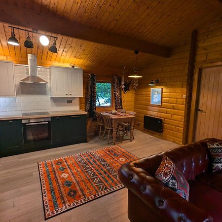 Pineshadow Lodge-Dog Friendly Kenwick Park Louth Louth  Ngoại thất bức ảnh